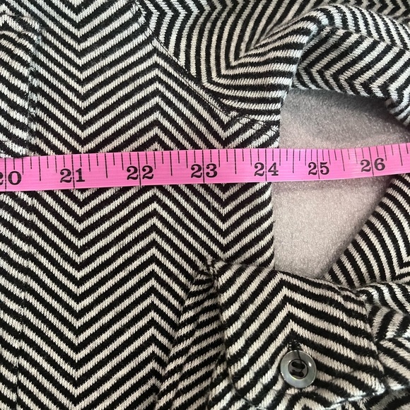 [L]Armani Collezioni Black/White Herringbone wool Blend Pullover Sweater Toggle - Picture 4 of 10